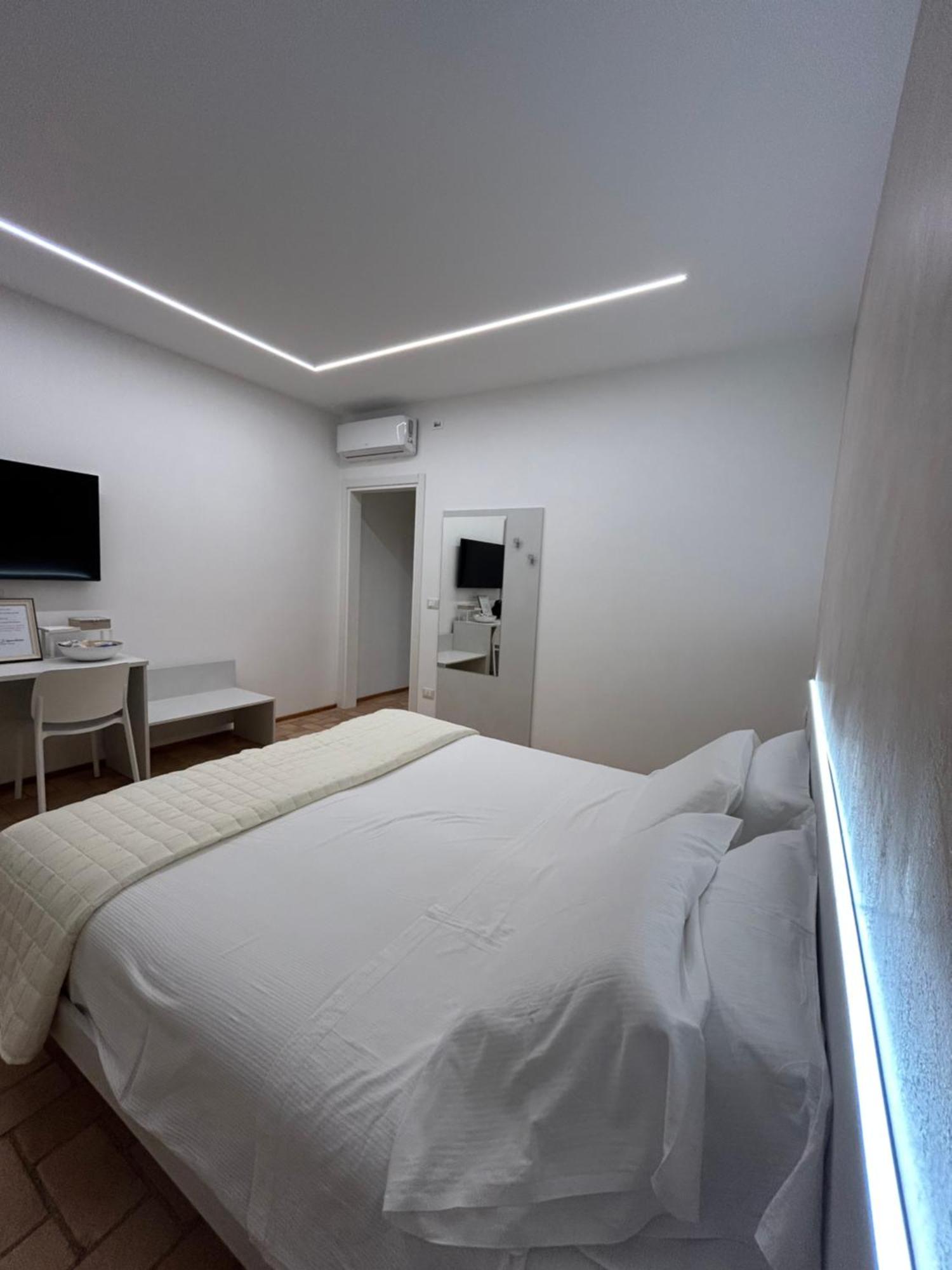La Dependance Luxury Rooms Francavilla Al Mare Exterior foto
